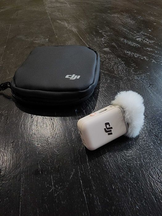 DJI Mic 2 Microfone Transmissor (Pearl White) com Acessórios
