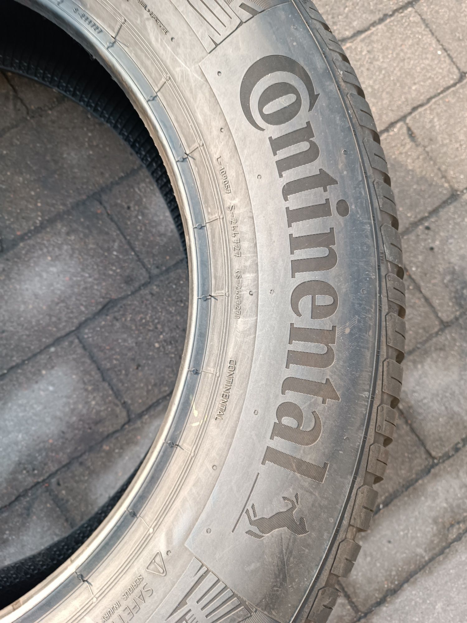 215/65R17 Continental AllSeasonContact
