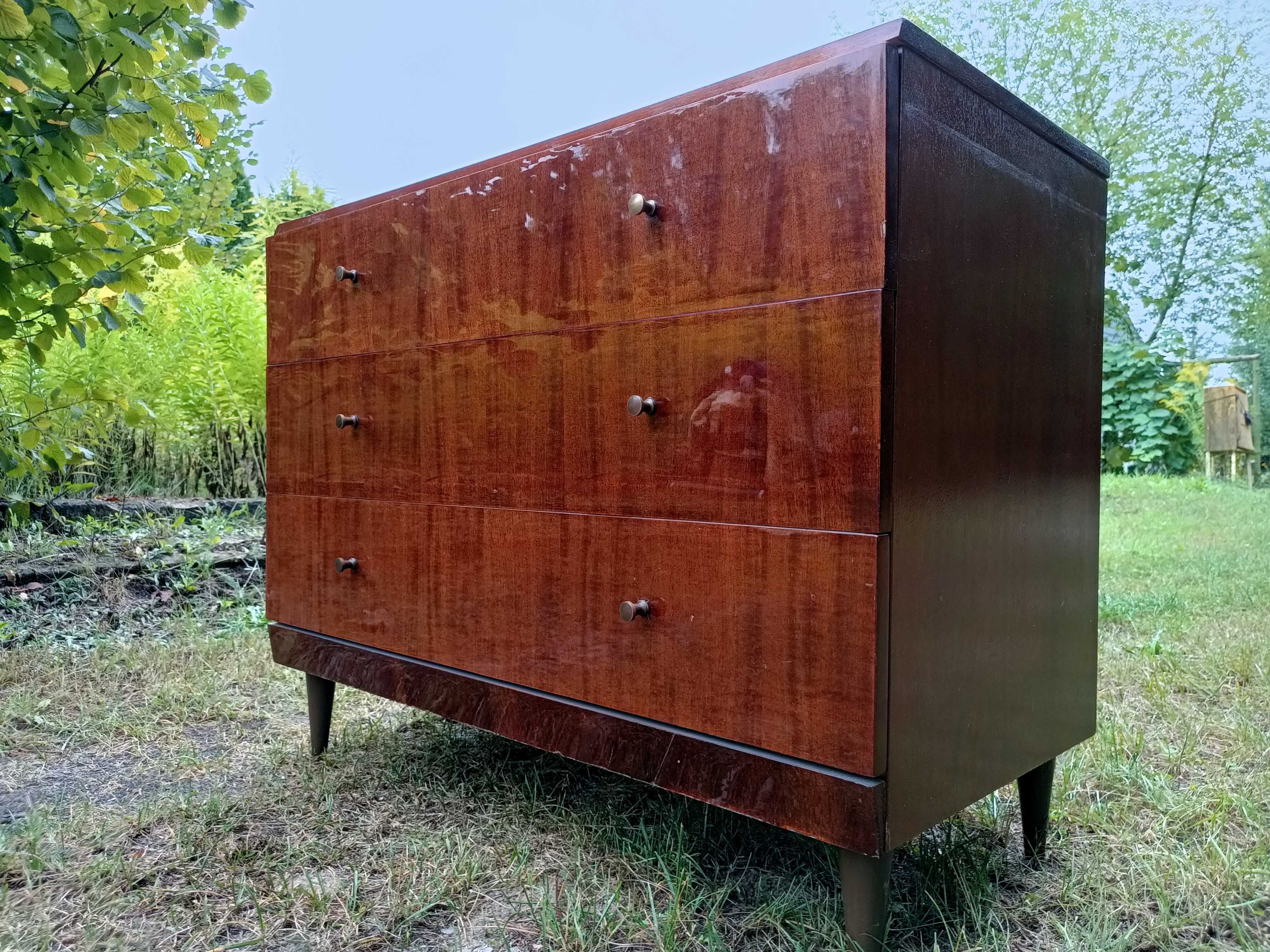Komoda z szufladami PRL zadbana czysta z 1973 r transport mebli gratis