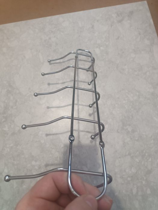 Вешалка металлическая,цена 100 грн!