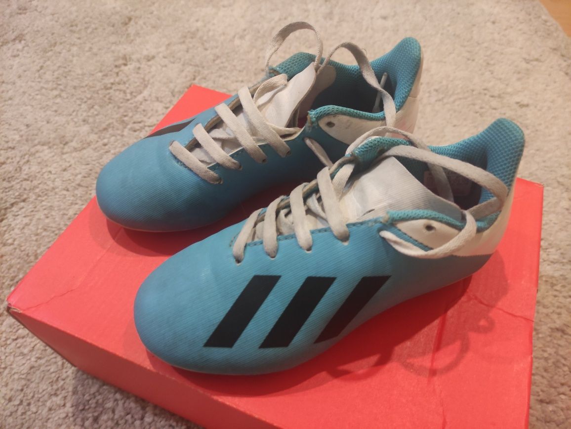 Chuteiras adidas T-29