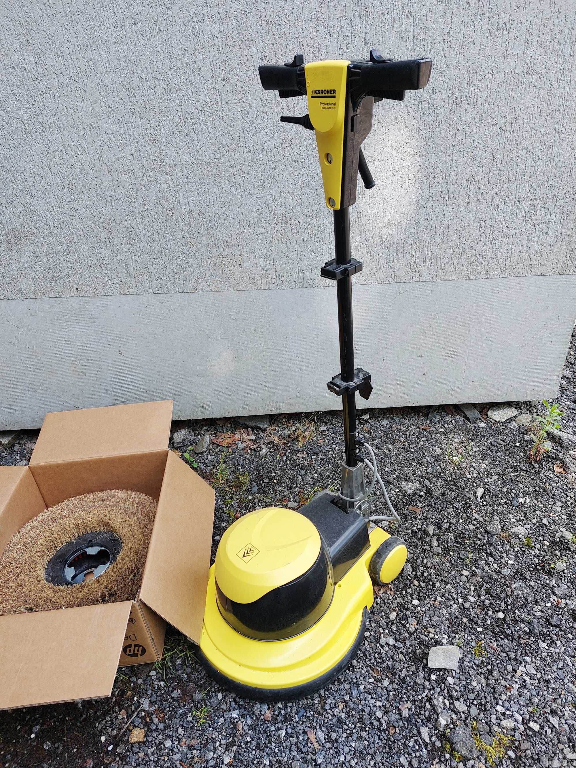 Szorowarka jednotarczowa Karcher BDS 43/DUO C uszk.