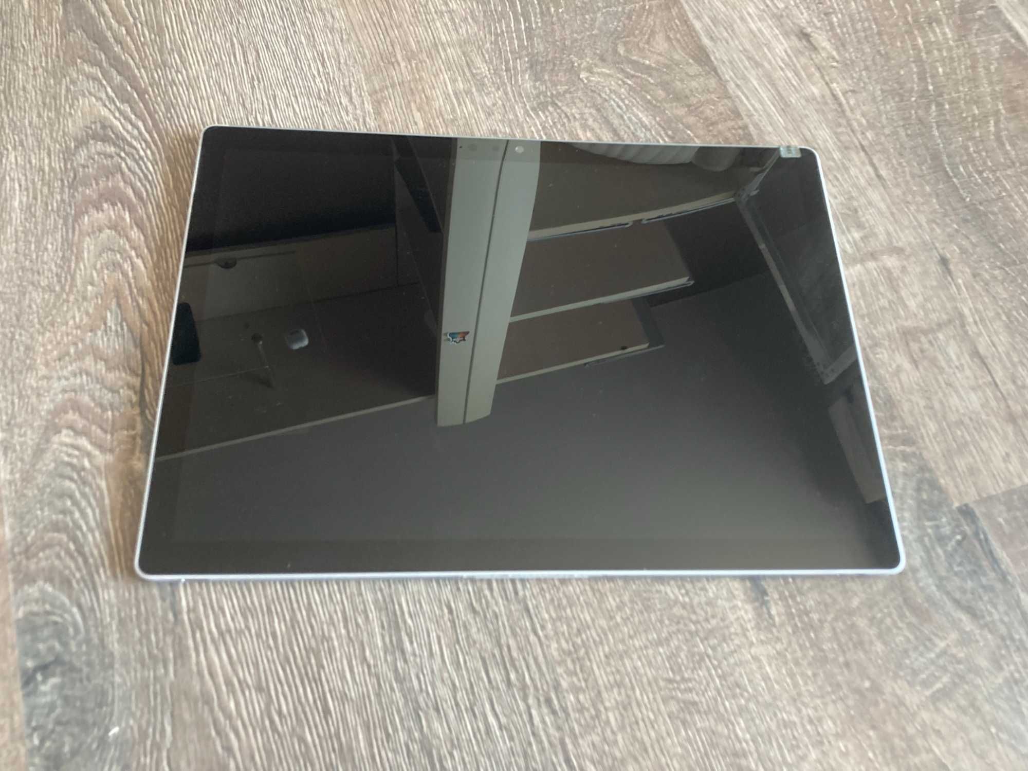 Планшет Microsoft Surface Book 2 13.5" IPS i7, 16GB Windows 10, 11 Pro