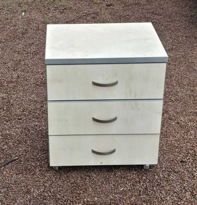 Офісні меблі комплект. 4000грн.