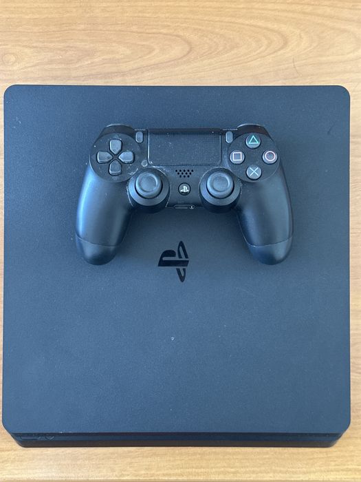 Vendo PS4 slim com 1 comando oficial