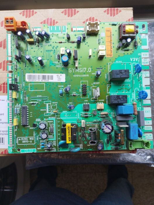 Placa electrónica usada para recuperar de caldeira Saunier Duval