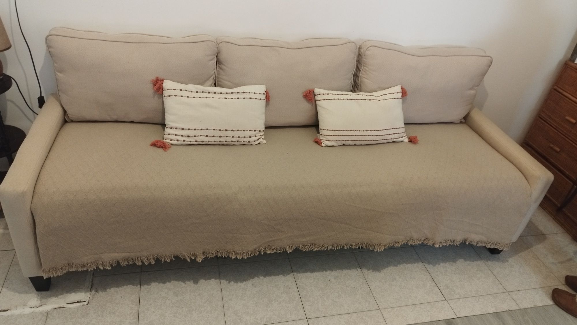 Sofá tres lugares