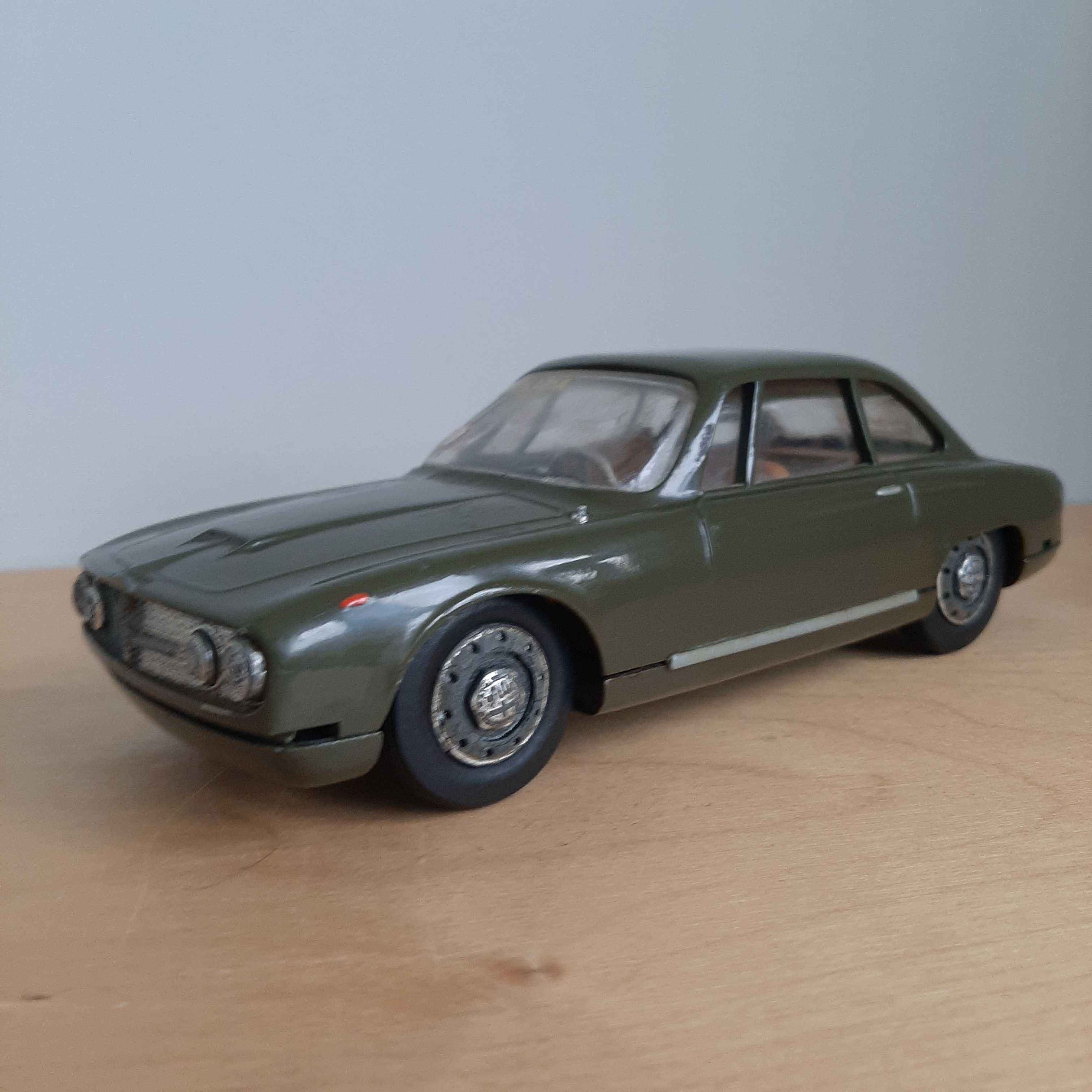 Auto resorak, Alfa Romeo 2600 Sprint ,zabawka PRL firmy TOGI