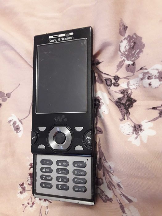 Sony Ericsson W995