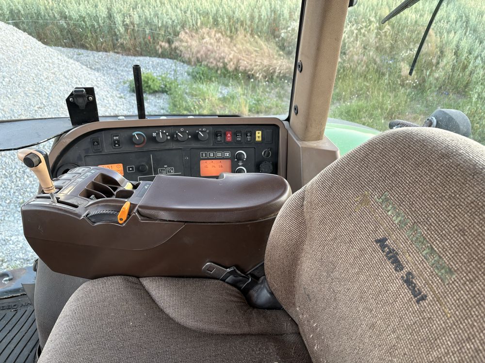 John Deere 7920.