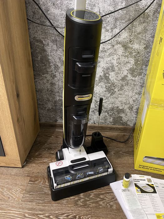 Пылесос karcher FCV 4 ручной моющий пилосос