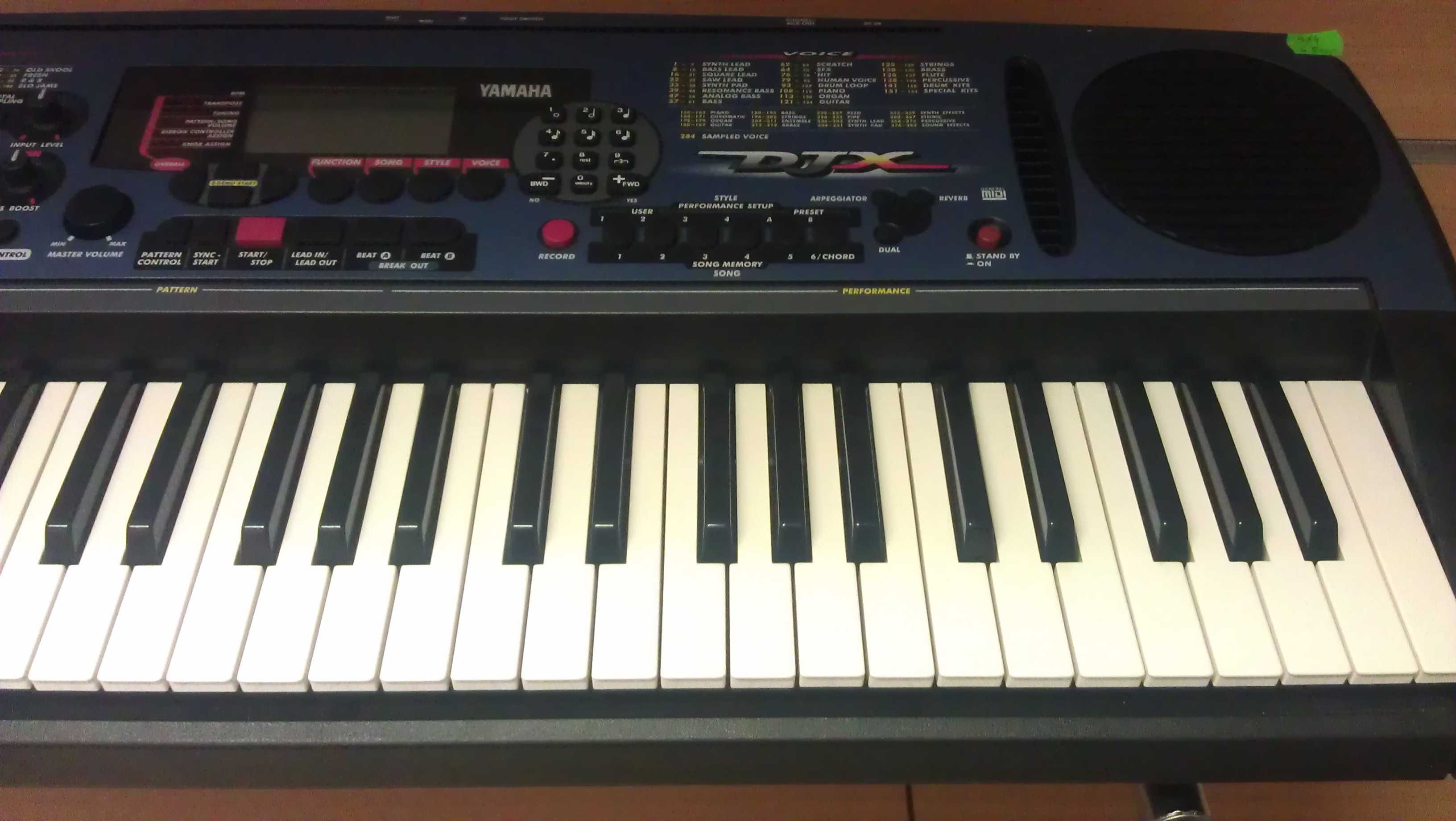 YAMAHA DJX keyboard