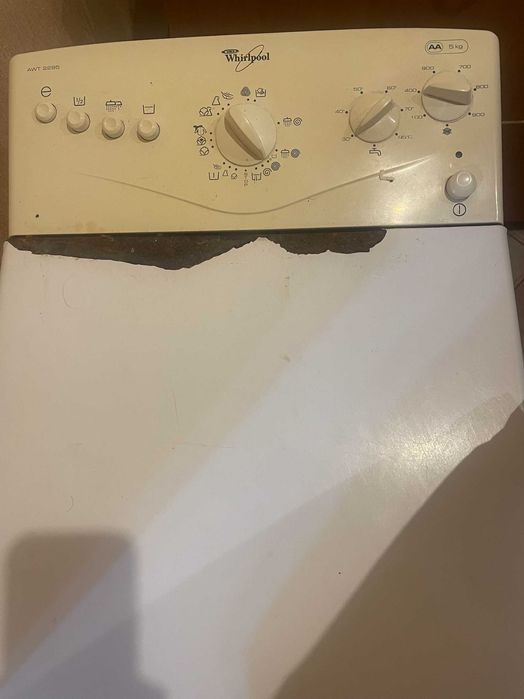 Продам пральну машину Whirlpool на запчастини
