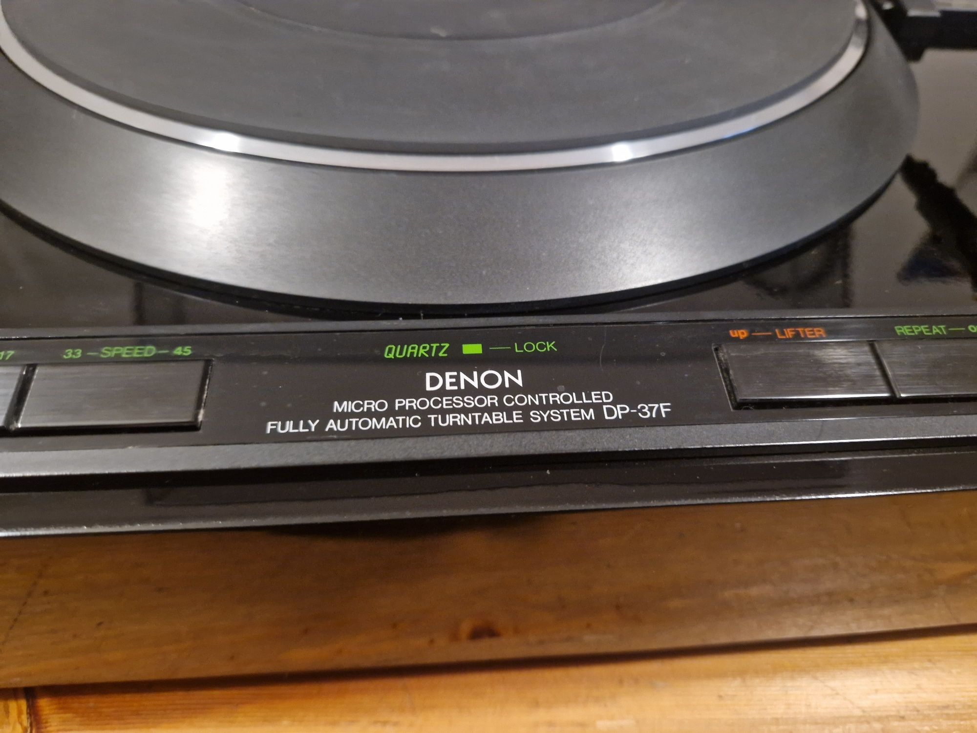 Gramofon Denonon DP37F