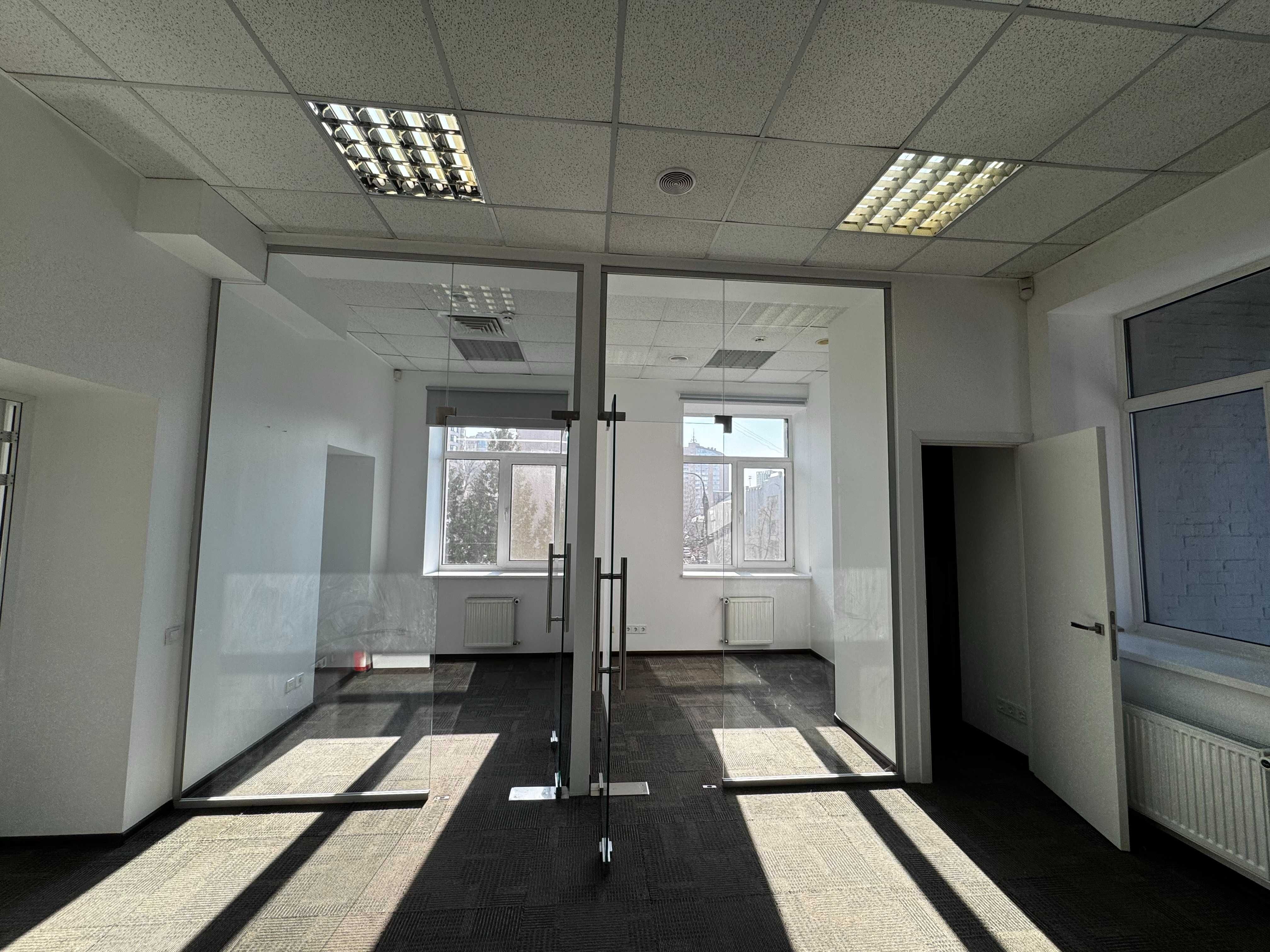 Оренда офісу 398, 80 м² у БЦ Форум Груп «Ділове містечко» офіс 1А-31