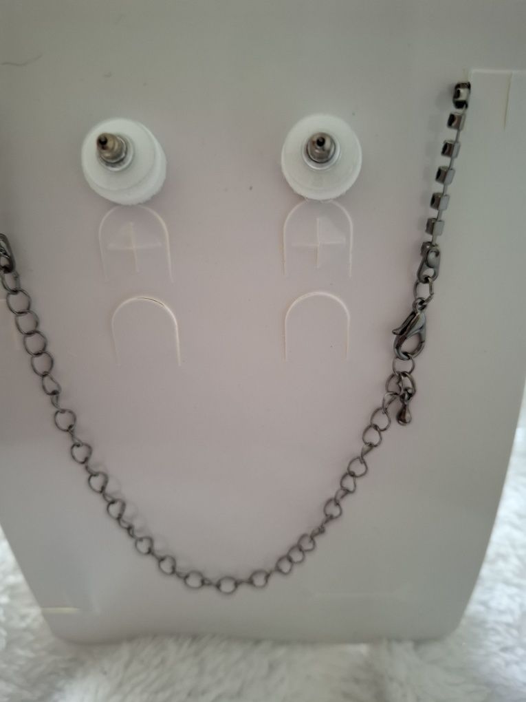 Conjunto colar / fio e brincos preto