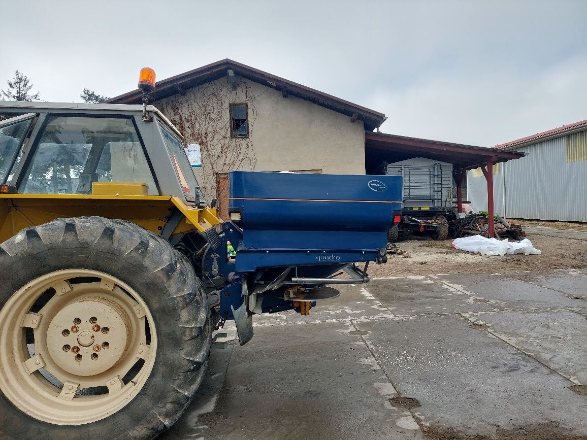 Rozsiewacz nawozu bogballe M3 z komputer sterownik utrzymujący dawkę