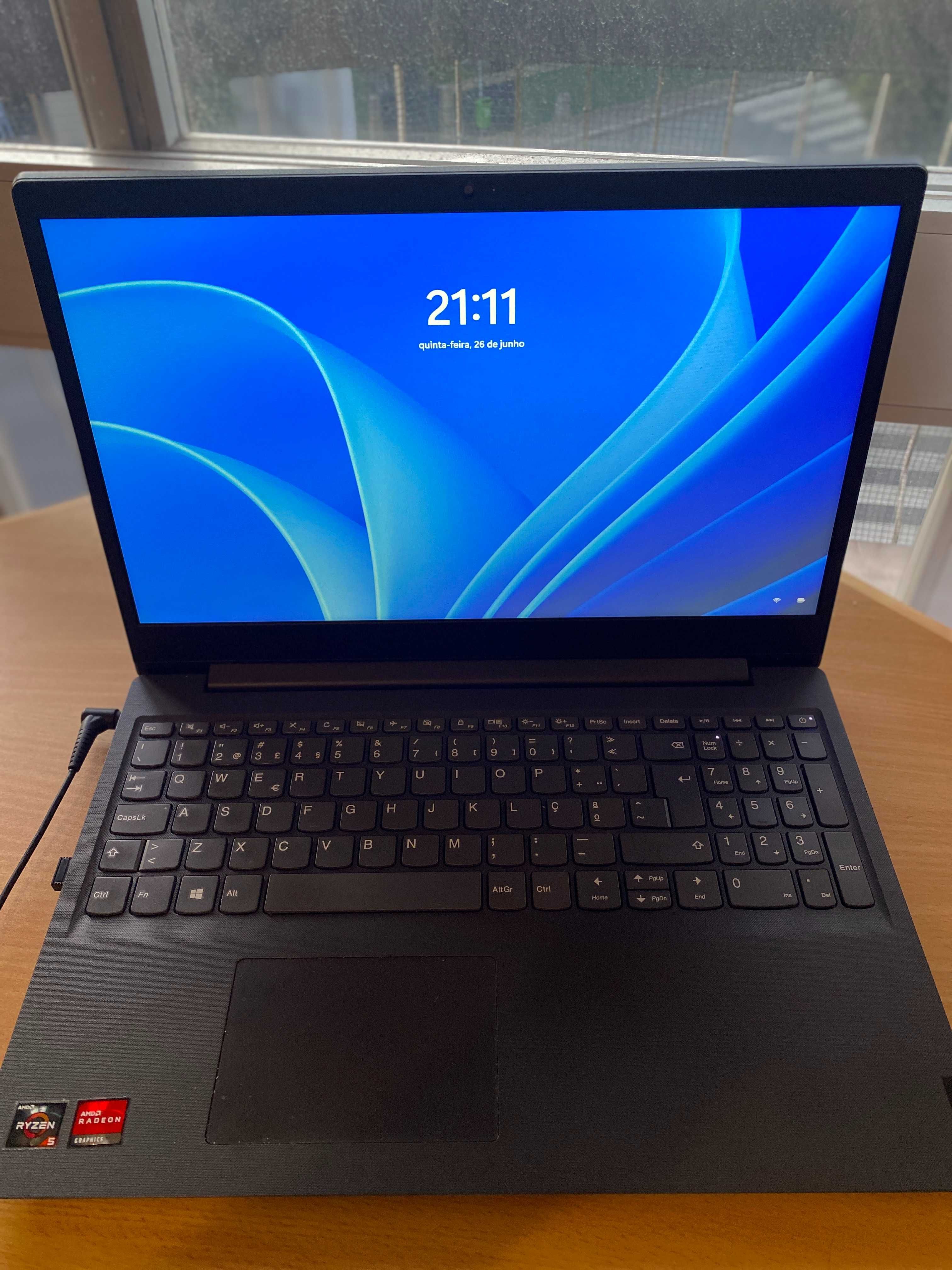 Portátil Lenovo V15-ADA