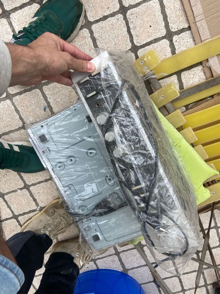 Gira discos antigo e colunas
