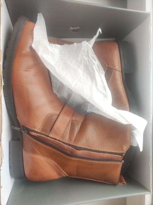 Продам чоловічі черевики фірми Castro Men