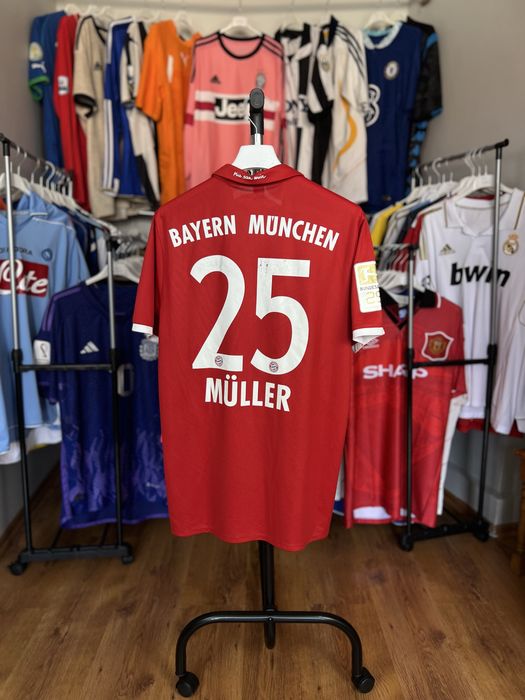 Koszulka piłkarska Adidas Bayern 2016/17  Müller #25
