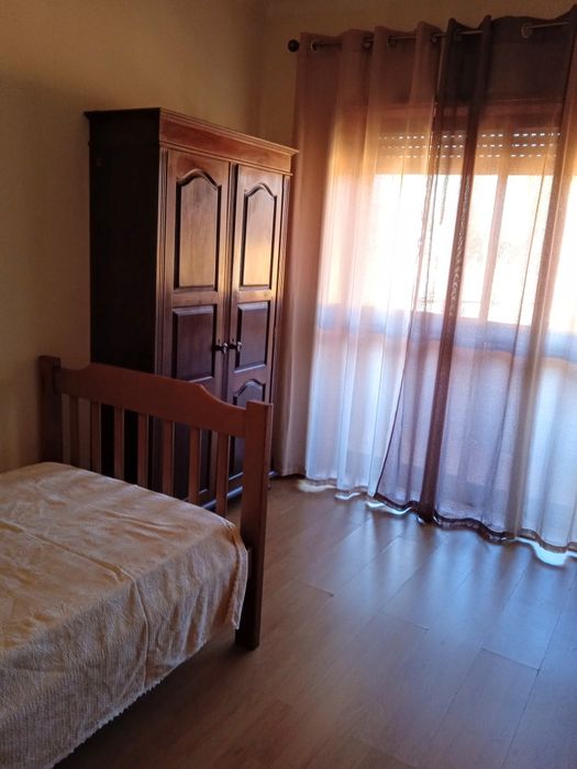 Quarto para arrendar