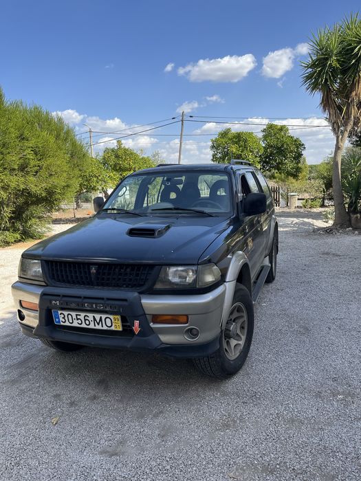 Jeep Mitsubishi 1999