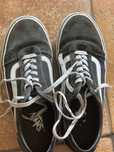 Vendo vans pretas e brancas