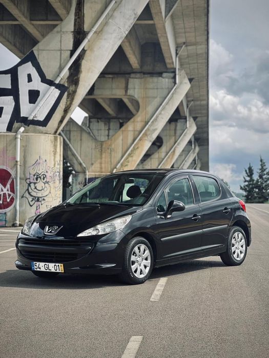 Peugeot 207 1.4 hatchback