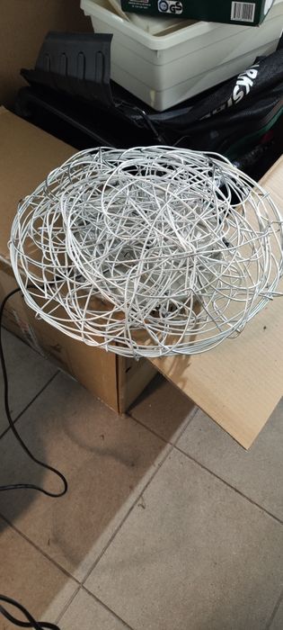 Loftowa lampa LED,klosz z drutu,efektowna, industrialna