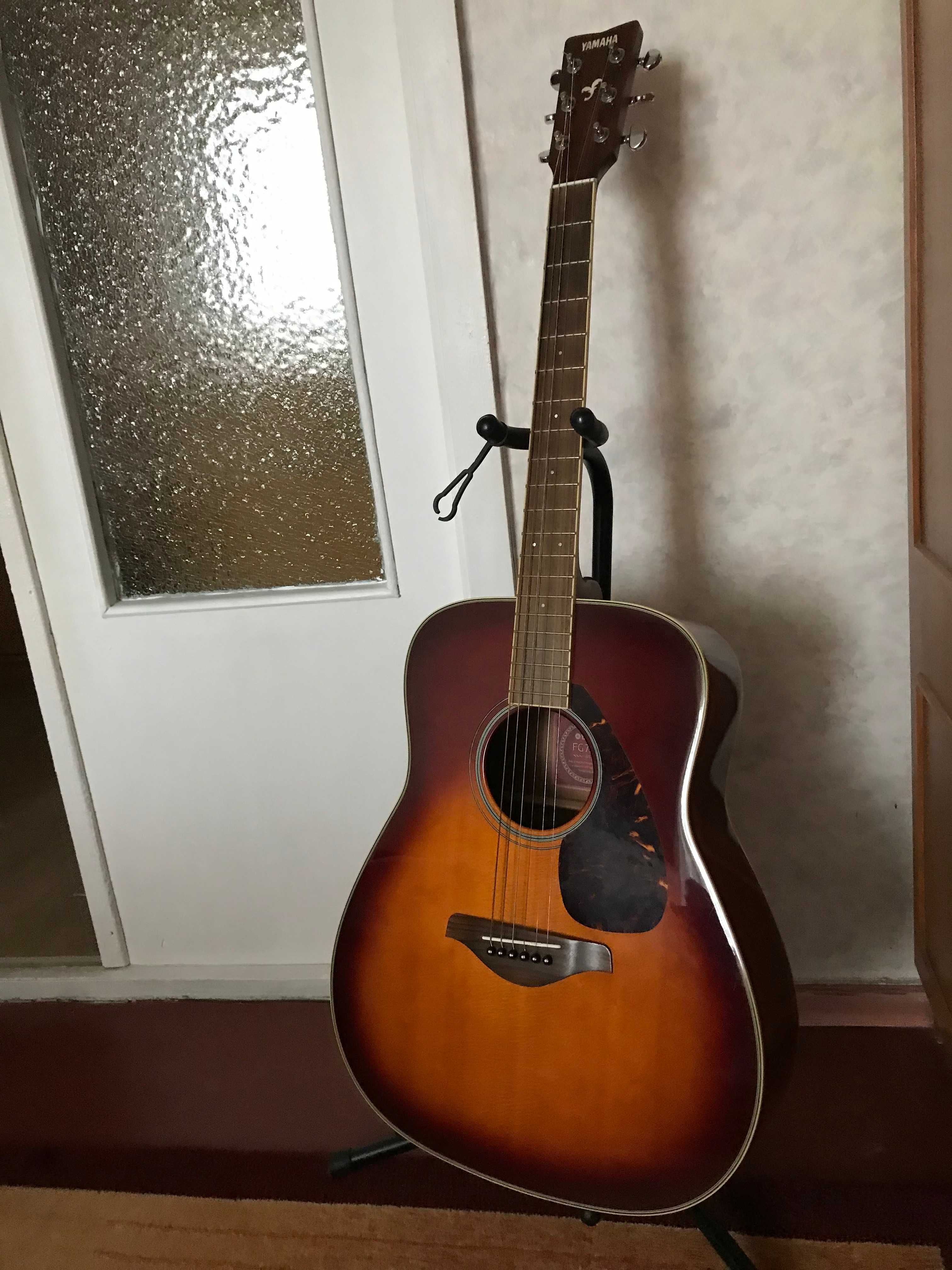 Yamaha FG720S BSB