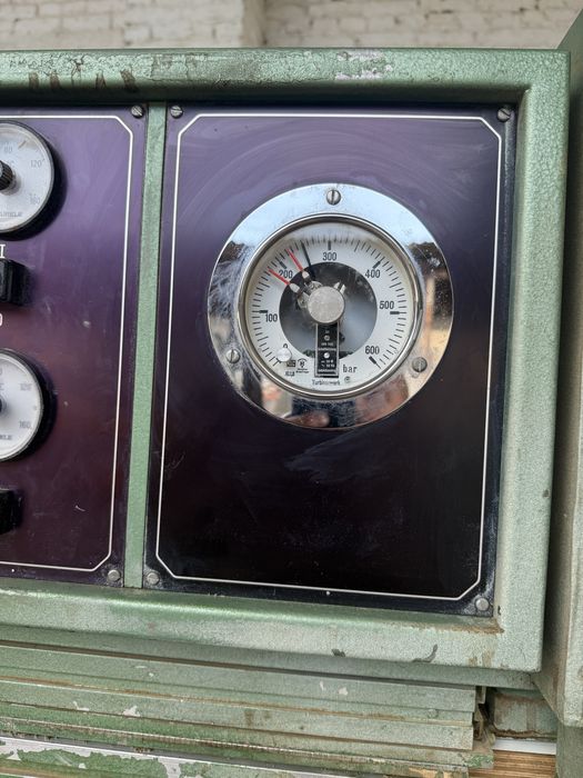 Гарячий прес, прес для шпонування Bürkle