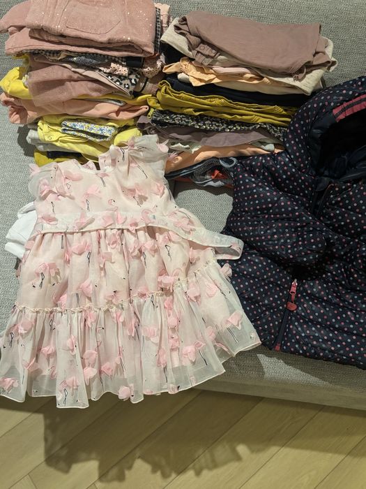 Paka ubrań dziecięcych  . 74,80,86,92,98 komplety, kurtki, sukienki