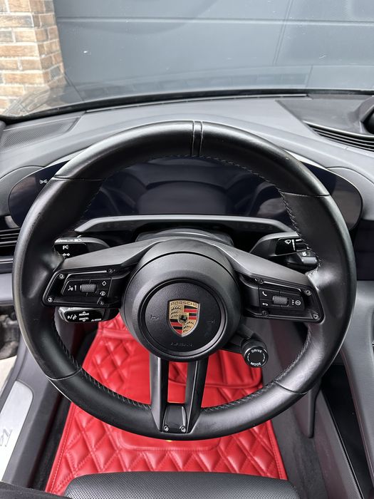 Porsche Taycan 4s 2021 року 571 к.с.