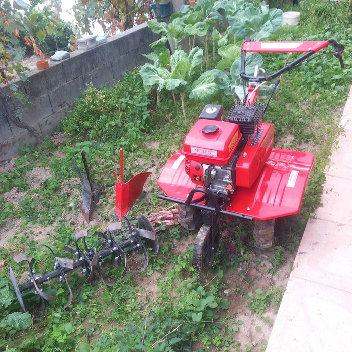 Motocultivador a gasolina