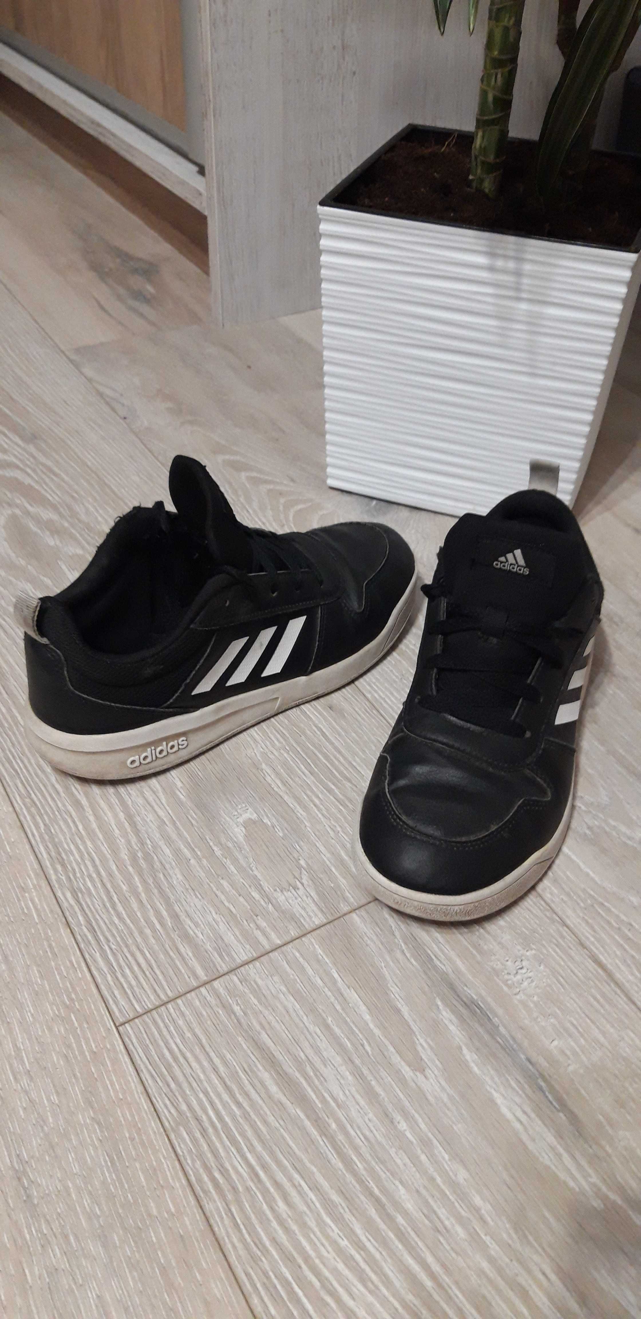 Buty dla chlopca Adidas