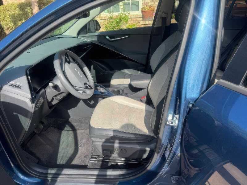 2023 Kia Niro SX