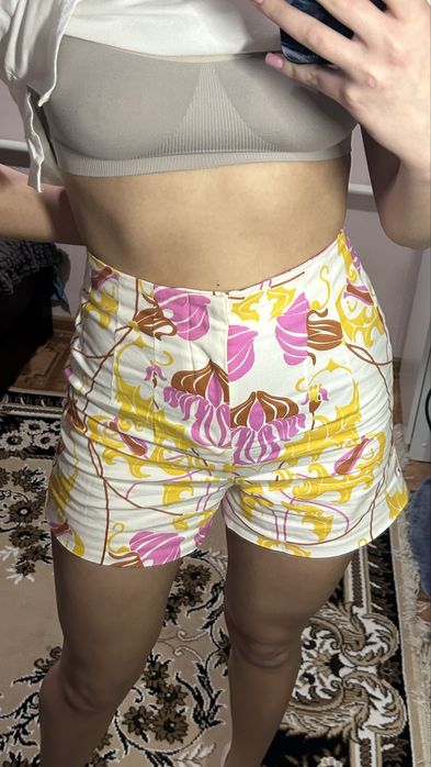 Жіночі шорти Zara зара/женские шорты светлые белые
