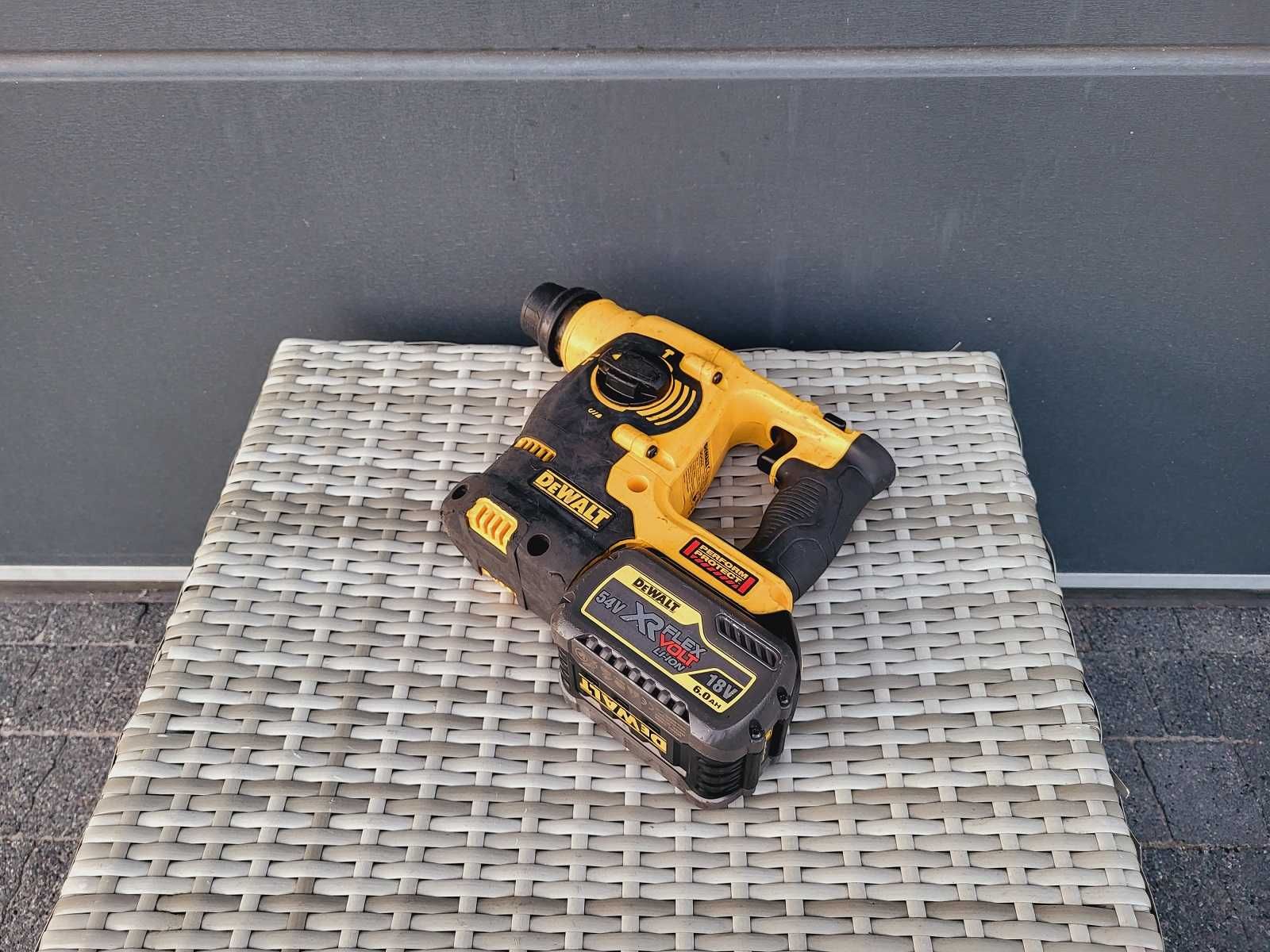 DeWALT DCH253N młotowiertarka SDS+, 18V,  3-funkcyjna + Akumulator 6Ah