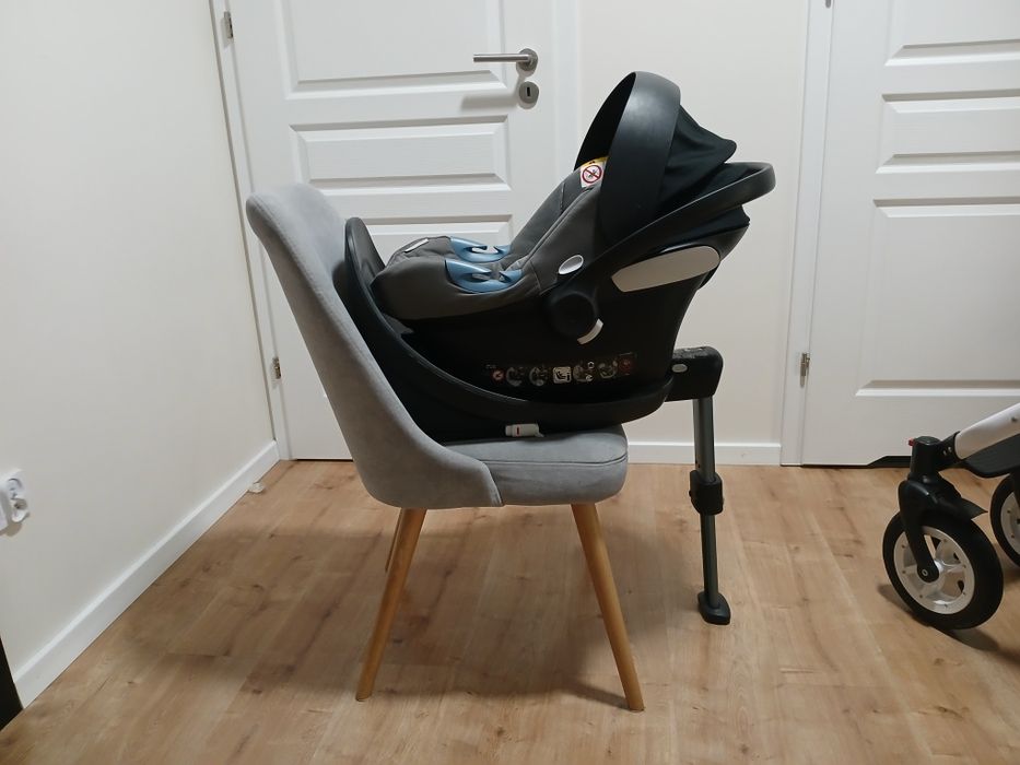 Fotelik Cybex Aton M i- Size z bazą