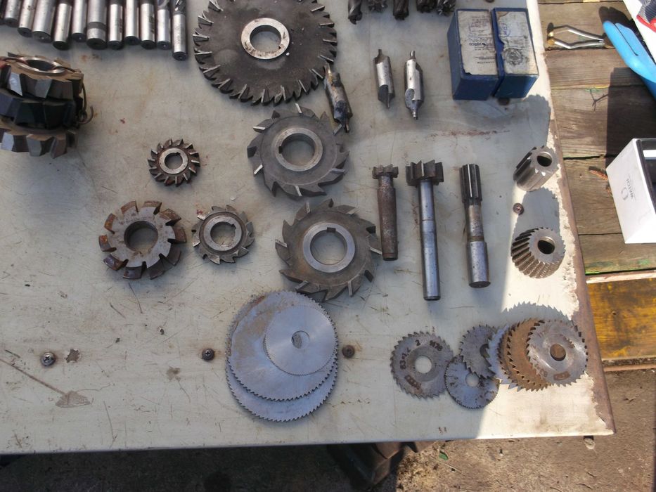 frezy do frezarki obrabiarki z epoki prlu