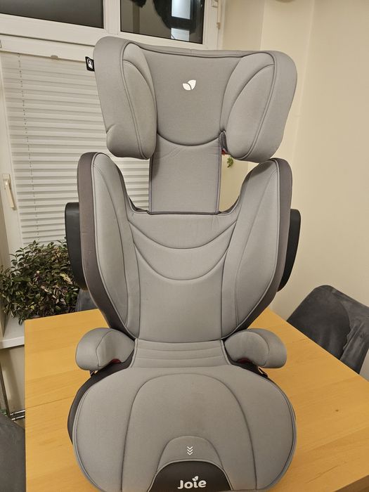 Fotelik samochodowy Joie Traver