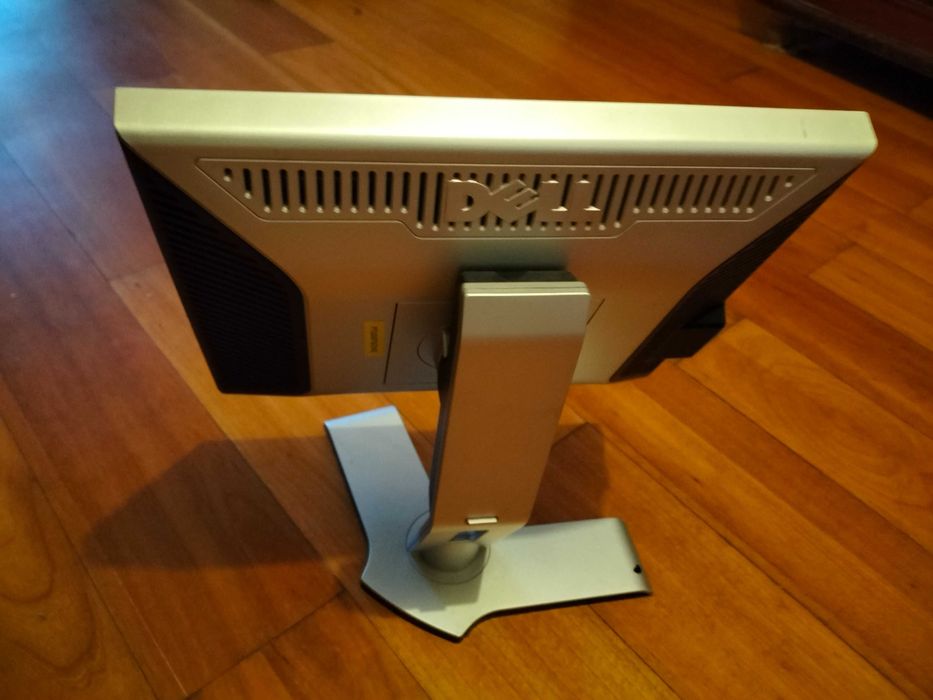 Monitor DELL de 17 polegadas