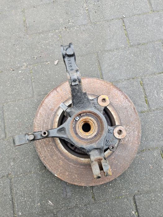 Zwrotnica lewa Opel Corsa F 1.2