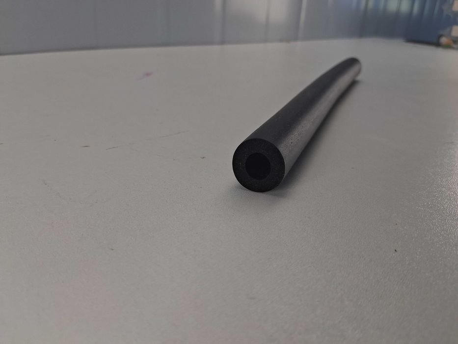 L019 Uszczelka Gąbka Pianka Uszczelniająca Wąż Izolacyjny