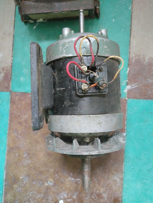 Двигатель однофазный от полуавтоматической стиральной машины Заря-2М
