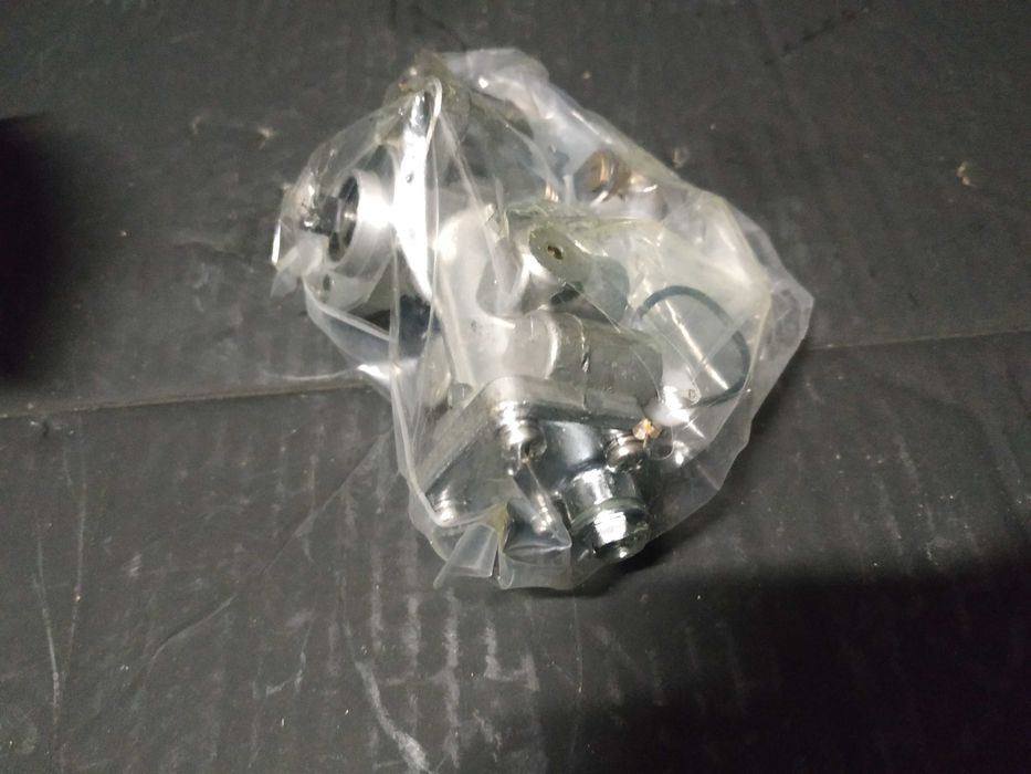Dozownik oleju silnik Suzuki DT65 Nowy