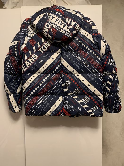 Продам пуховик TOMmY JEANS