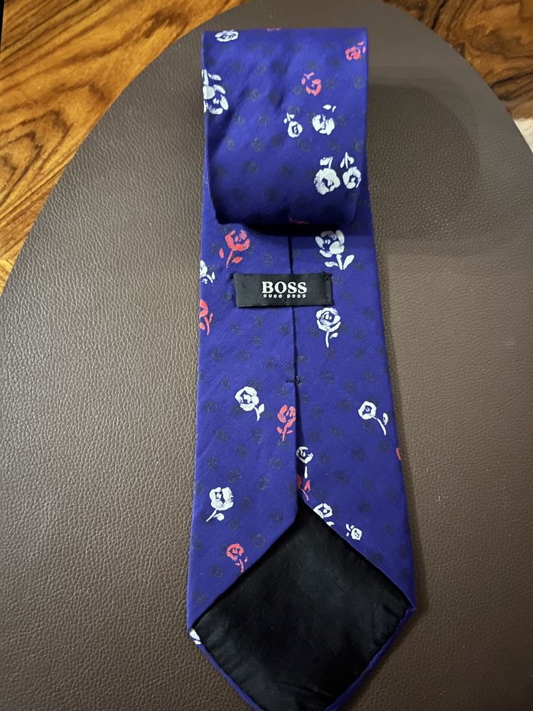 Hugo Boss krawat