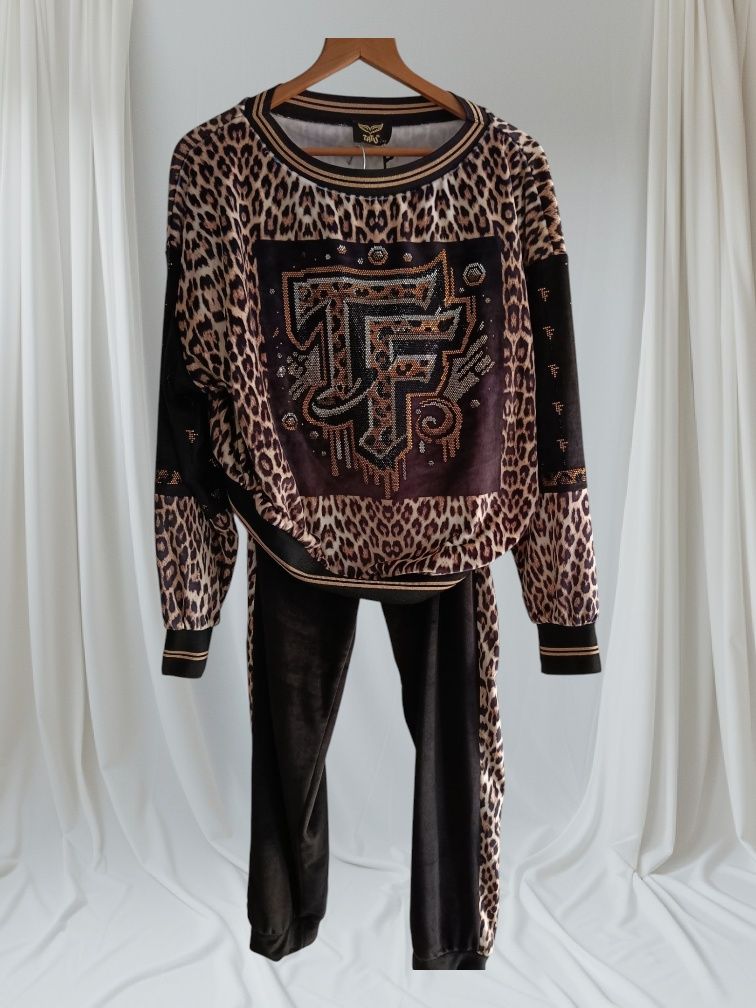 Dres welurowy tureckiej firmy T.A.T.U